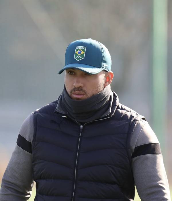 데 파울라 펠리페 코치. 데 파울라 펠리페 제공