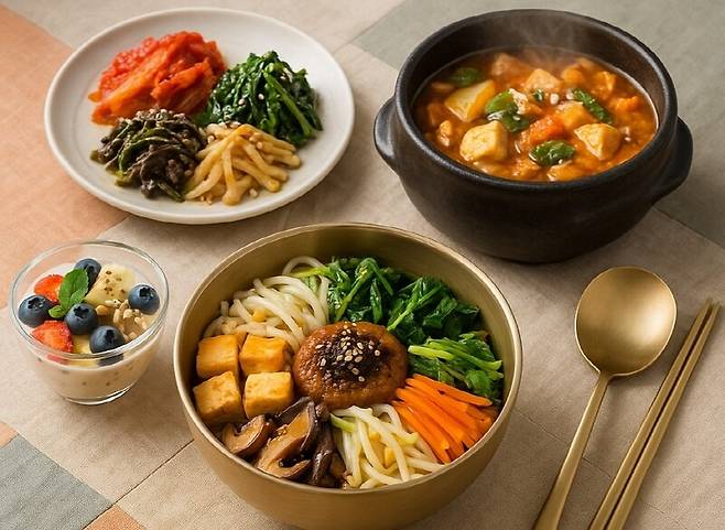 생성형 인공지능 챗GPT에 한식된장보리빔밥, 묵은지청국장찌개 세가지 나물, 블루베리바나나 두유요거트볼이 포함된 한식 한상차림을 주문해 생성한 이미지. 이현주 제공