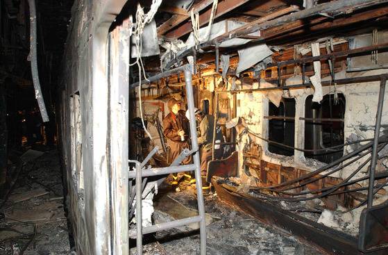 2003년 방화로 내부가 완전히 불탄 대구지하철 사고 현장. [중앙포토]