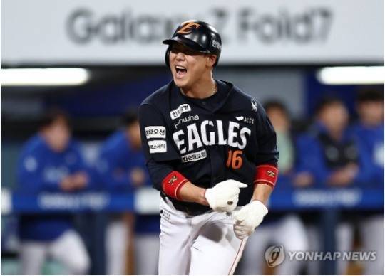 한화 하주석이 득점에 성공한 후 기뻐하고 있다. / 사진=연합뉴스