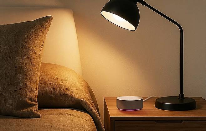 LG전자가 AI 홈 허브 ‘LG 씽큐 온(ThinQ ON)’을 국내 시장에 본격 출시한다. 집 안 가전과 IoT 기기를 24시간 연결 상태로 유지하며 최적의 환경을 조성하는 LG AI 홈의 핵심 기기 'LG 씽큐 온'의 제품 이미지./사진=LG전자