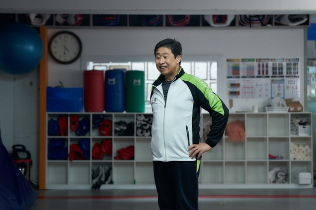 윤가은 감독은 “좋은 어른이 존재한다는 것은 판타지가 아니다”라고 힘주어 말했다.