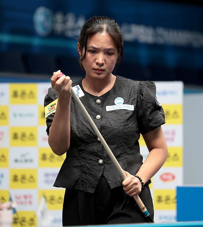 [서울=뉴시스] 프로당구 2025-26시즌 6차투어 '휴온스 PBA-LPBA 챔피언십' LPBA 32강에 진출한 스롱 피아비. (사진=PBA 제공) *재판매 및 DB 금지