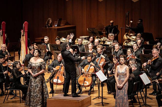 [서울=뉴시스] 지난 21일 서울 서초구 예술의전당에서 열린 '구스타보 두다멜 & LA 필하모닉 오케스트라' 공연이 열렸다. (사진=마스트미디어 제공) 2025.10.22. photo@newsis.com *재판매 및 DB 금지