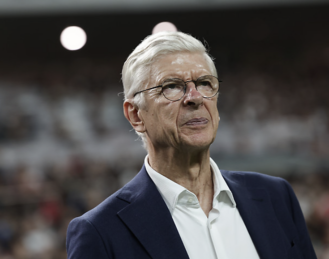 지난달 ‘2025 아이콘매치’에서 FC 스피어를 이끈 벵거. FA포토