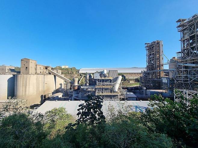 삼표시멘트 삼척공장의 소성로와 냉각 설비 장치 [삼표시멘트 제공. 재판매 및 DB 금지]