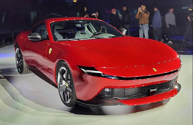 23일 페라리가 서울 워커힐 호텔에서 페라리 아말피를 공식 공개하고있다. (사진=이데일리 이배운 기자)