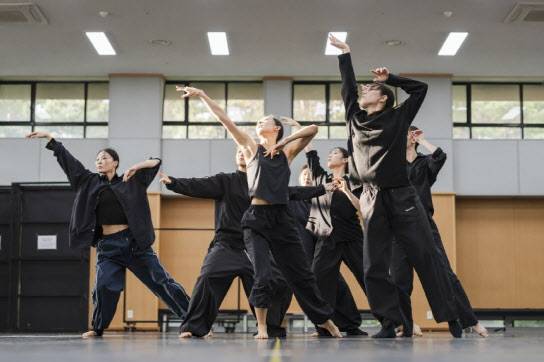 정소연 안무가의 ‘너머’(사진=국립극장).