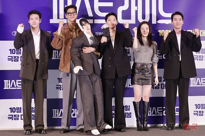 영화 '퍼스트 라이드' 언론시사회에 참석한 배우 강하늘, 김영광, 강영석, 한선화, 남대중 감독. 25.10.22 ⓒ이혜영 기자 lhy@hankooki.com