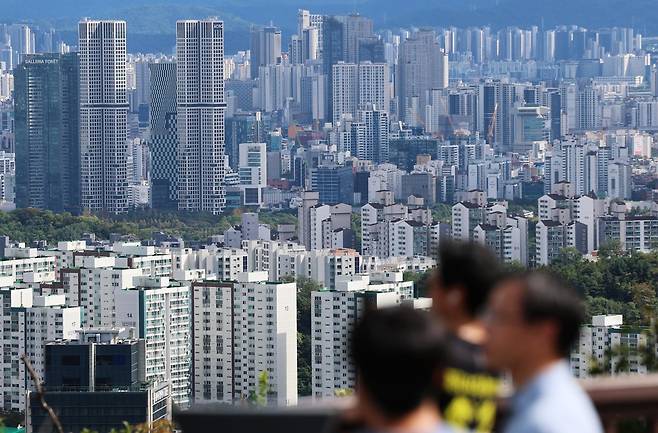 서울 남산에서 바라본 아파트 단지 모습. (자료사진) /뉴스1