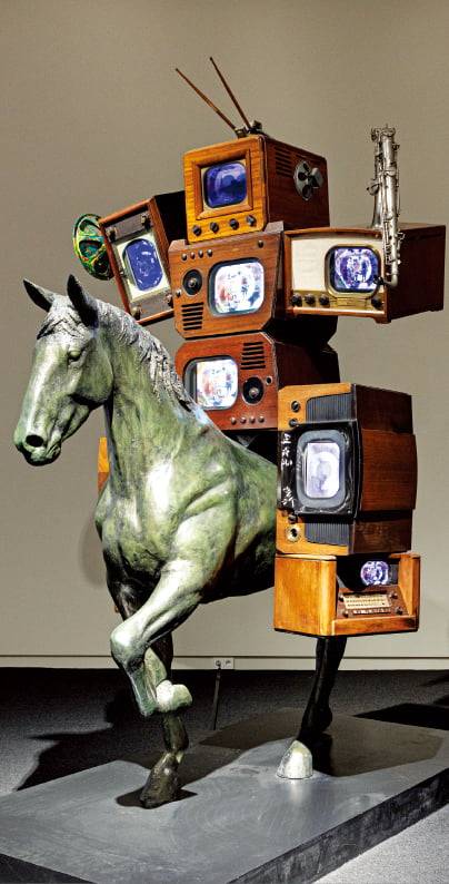 ②  백남준의 ‘고대 기마인상’  우양미술관 제공