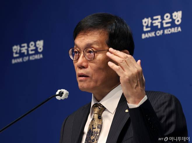 이창용 한국은행 총재가 23일 오전 서울 중구 한국은행에서 열린 금융통화위원회 본회의 후 기자간담회를 하고 있다./사진=뉴시스