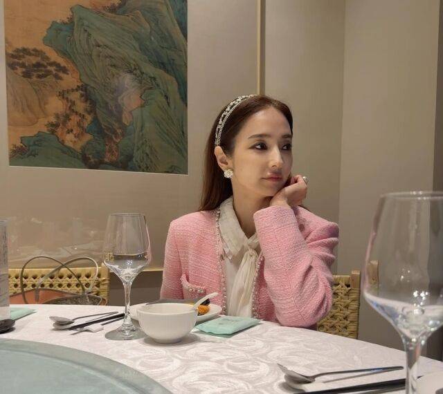 한채영이 변함없는 미모를 뽐냈다. / 한채영 인스타그램 \