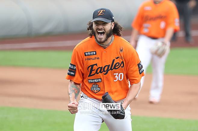 ▲ 1차전 부진으로 자존심을 구긴 코디 폰세는 5차전 선발로 나서 설욕전에 도전한다 ⓒ곽혜미 기자