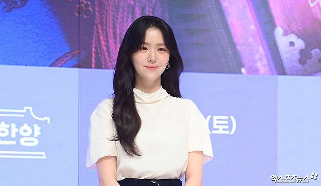 김지은