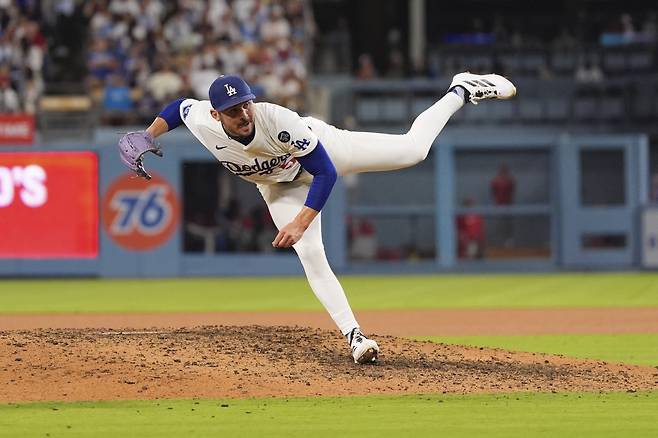 LA 다저스 알렉스 베시아가 투구하는 장면. AP 연합뉴스