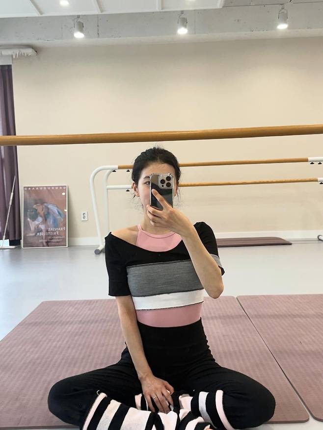 수지 발레코어 (출처 : 인스타그램 @skuukzky)
