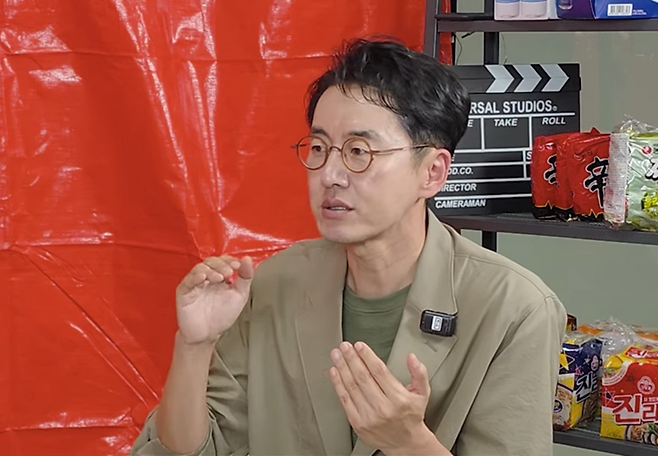 김재원 전 KBS 아나운서가 “퇴직금 25억·200억 자산설은 모두 사실이 아니다”라며 “실수령은 몇 달 치 월급 수준”이라고 직접 해명했다. 사진=유튜브 채널 ‘김현욱의 뉴스말고 한잔해’ 캡처