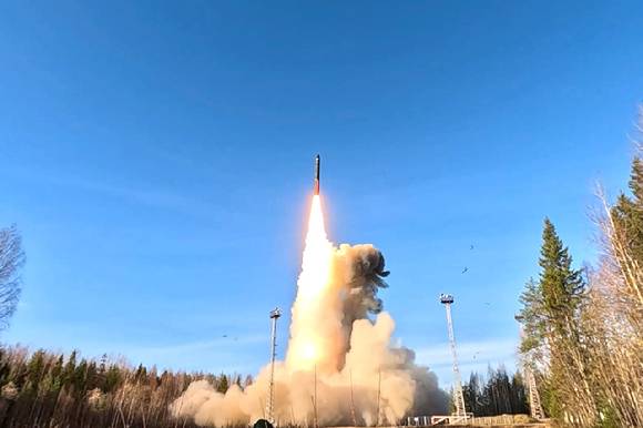 러시아가 전략 핵전력 훈련의 일환으로, 우주기지에서 야르스 대륙간탄도미사일(ICBM)을 발사했다. 기사와 직접 관련이 없는 사진. 2025.10.23 [사진=TASS/연합뉴스]