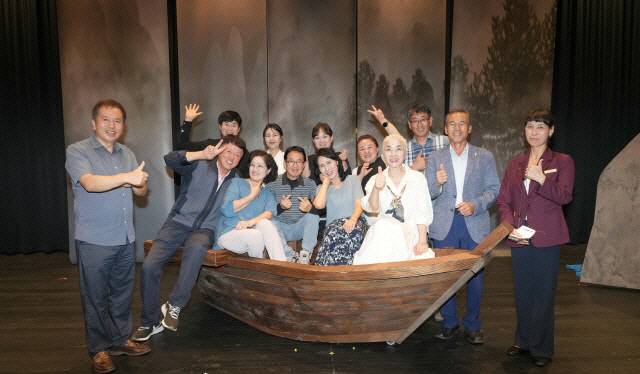 ▲ 시민극단 봄내의 연극 ‘고향 가는 길’.