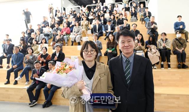 ▲ 평창에서 활동하고 있는 임윤미 작가가 에코아트페어 강원신진작가 공모전 대상을 수상했다.  서영 기자