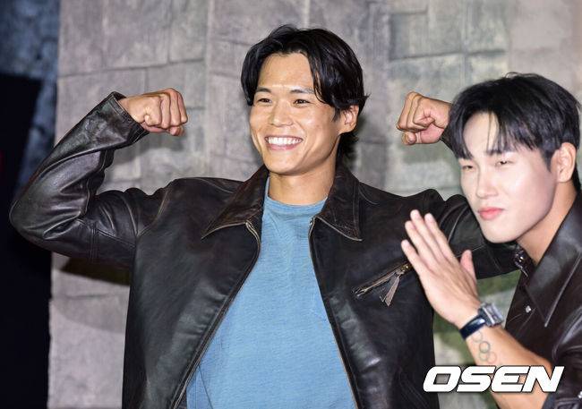 [OSEN=조은정 기자] 넷플릭스 '피지컬: 아시아' 제작발표회가 24일 오후 서울 강남구 웨스틴 서울 파르나스에서 열렸다.피지컬: 아시아는 한국, 일본, 태국, 몽골, 튀르키예, 인도네시아, 호주, 필리핀 등 8개국이 국기를 걸고 펼치는 피지컬 전쟁이다.&nbsp;아모띠가 포즈를 취하고 있다. 2025.10.24 /cej@osen.co.kr