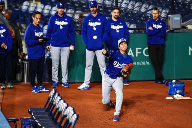 ‘이도류’ 오타니는 24일 불펜 투구로 어깨에 열을 올렸다. 4차전 선발 등판이 예정돼있다. AFP연합뉴스