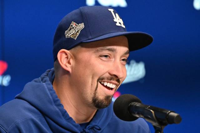 1차전 선발 등판을 앞두고 기자들 질문에 답하는 다저스 블레이크 스넬. 이매진이미지스연합뉴스