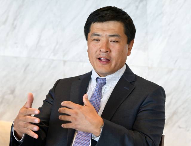 조너선 패터슨 미국 미주리주 하원의장이 23일 진행된 서울경제신문과의 인터뷰에서 정치 포부를 밝히고 있다. 성형주 기자