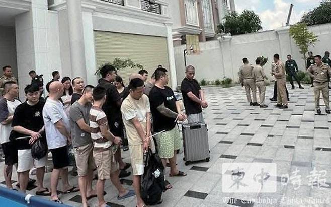 캄보디아 프놈펜의 범죄단지에서 체포된 중국인들 ⓒ캄보디아-차이나 타임스 캡처