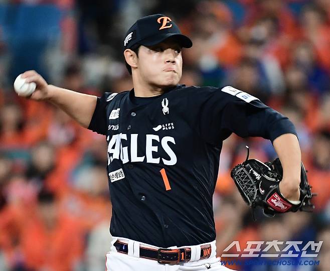 21일 대구 삼성라이온즈파크에서 열린 삼성과 한화의 PO 3차전. 투구하고 있는 한화 문동주. 대구=송정헌 기자songs@sportschosun.com/2025.10.21/