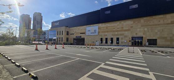 에코시티 DK몰 야외 주차장이 텅 비어 있다. 김준희 기자