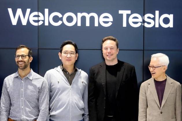 2023년 5월 삼성전자 북미 반도체 연구소에서 머스크 최고경영자(CEO)(오른쪽에서 세 번째)를 만난 이재용 삼성전자 회장(오른쪽에서 두 번째) 사진. 삼성전자