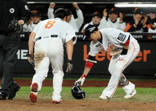 6점 앞서가는 한화. 사진[연합뉴스]