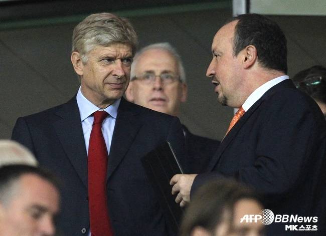 현역시절 치열하게 맞붙었던 아르센 벵거 감독(왼쪽)과 라파엘 베니테스 감독(오른쪽). 사진=AFPBBNews=News1