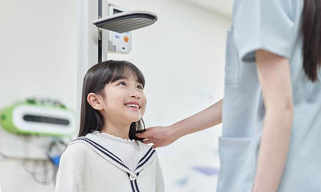 학부모들이 바라는 성인이 됐을 때 자녀의 키는 남성이 180.4㎝,여성이 166.7㎝였다. 사진=게티이미지뱅크