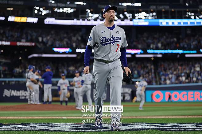 ▲ 월드시리즈 1차전에서 5이닝 5실점으로 패전을 안은 블레이크 스넬. 스넬은 올해 포스트시즌 첫 패전을 안았다.