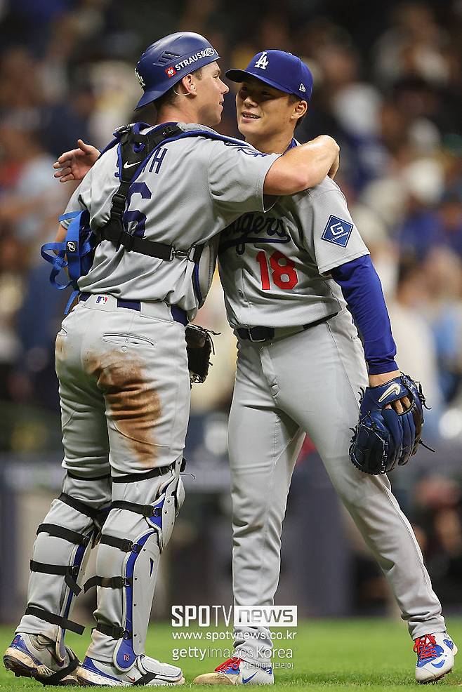 ▲ 완투승을 합작한 윌 스미스와 야마모토 요시노부.