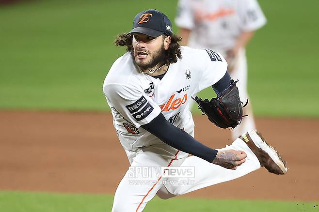 ▲ 올 시즌 리그 최고이자, 역대급 외국인 투수로 뽑히며 메이저리그 복귀가 확실시되고 있는 코디 폰세 ⓒ곽혜미 기자