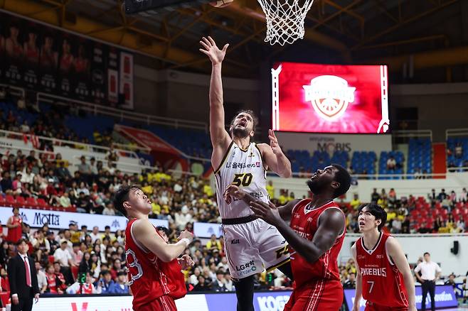 슛하는 아셈 마레이 [KBL 제공. 재판매 및 DB 금지]