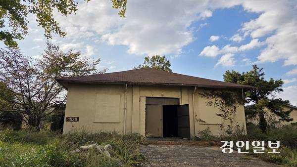 부평 캠프 마켓 D구역 내 ‘1528’ 건물. 2025.10.22 /김희연기자 khy@kyeongin.com