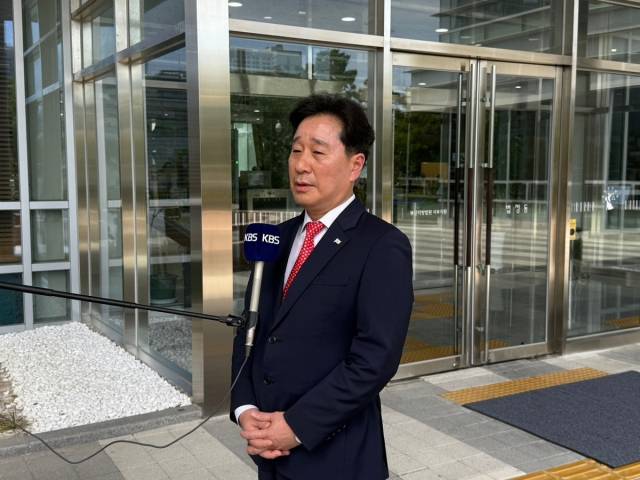 올해 6월 5일 부산지법 서부지원에서 선거법 위반 혐의로 벌금 80만 원을 선고받은 김형찬 부산 강서구청장. 연합뉴스