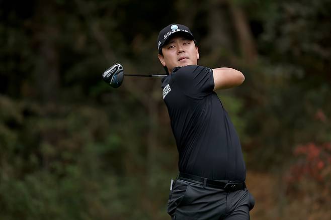 제네시스 챔피언십 정상에 오른 이정환. (KPGA 제공)