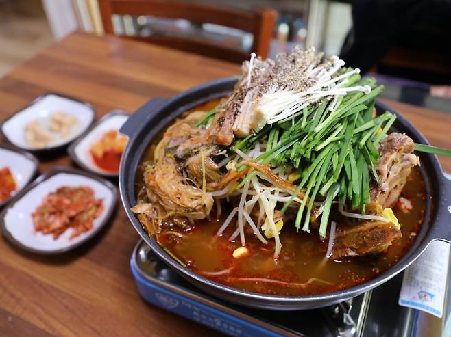 대만·홍콩인 관광객들의 1순위 먹거리 감자탕. [한국관광공사]