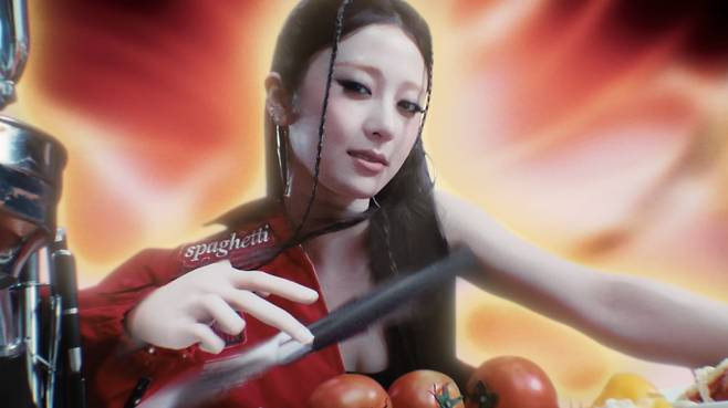 사진=그룹 르세라핌 'SPAGHETTI (feat. j-hope of BTS)' MV