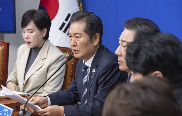 더불어민주당 정청래 대표가 27일 국회에서 열린 최고위원회의에서 발언하고 있다. 연합뉴스