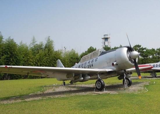 T-6 Taxanf