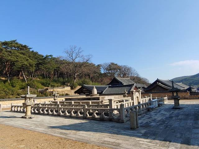 부처님의 진신사리를 안치한 통도사의 금강계단.