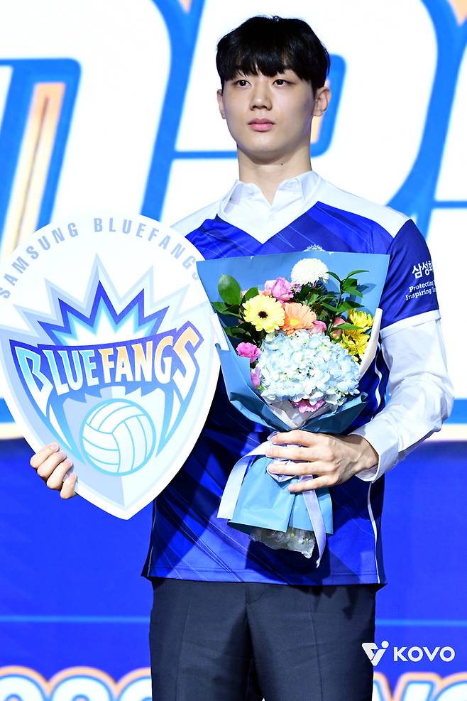 삼성화재 유니폼을 입은 이우진. 사진 | 한국배구연맹