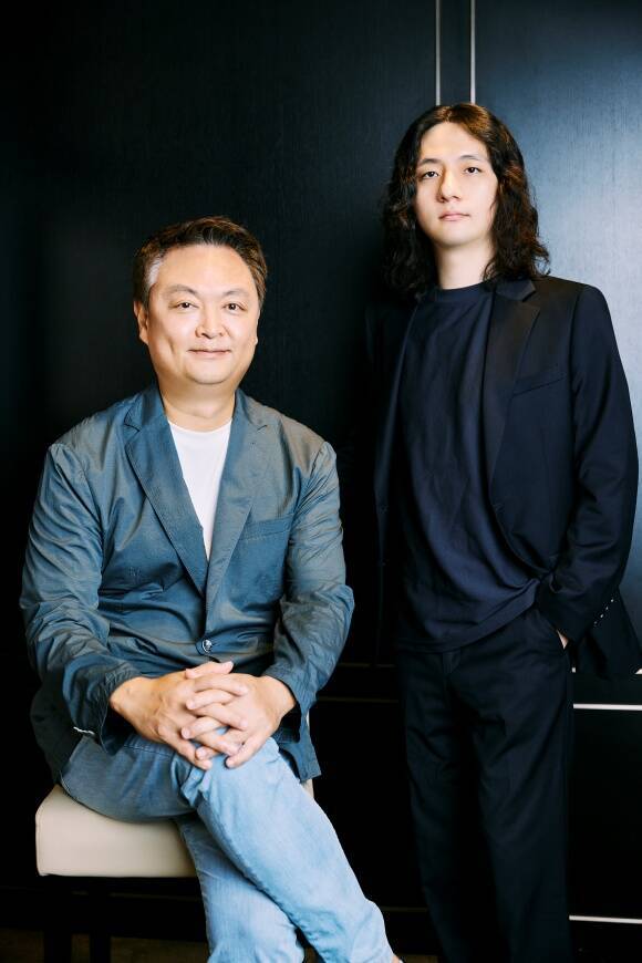 강윤성 감독(왼쪽)과 권한슬 연출은 영화 '중간계' 개봉을 기념해 <더팩트>와 인터뷰를 진행했다. /CJ CGV